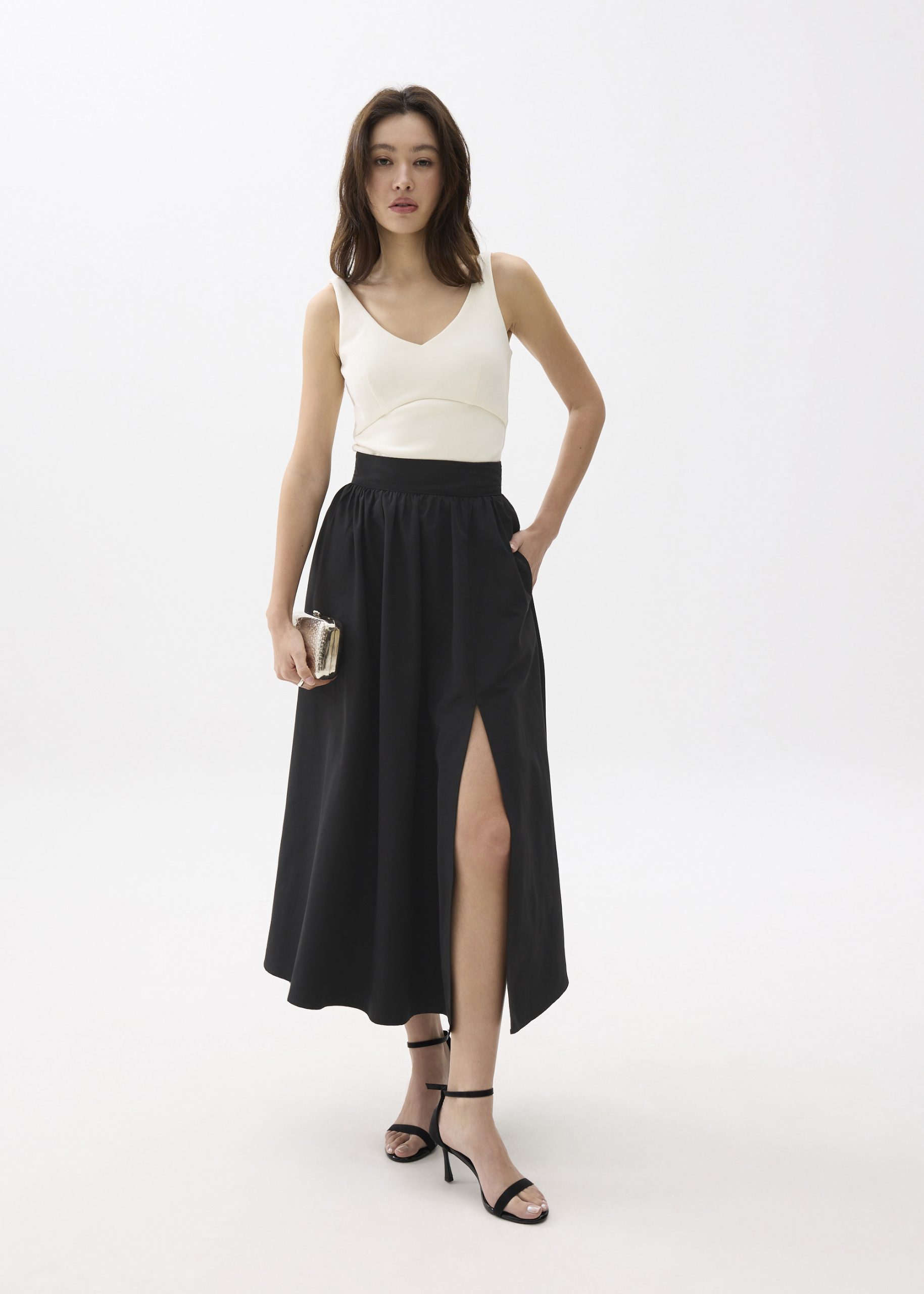 BraFree by LB Natalia Scoop Neck Fitted Top - Image 12