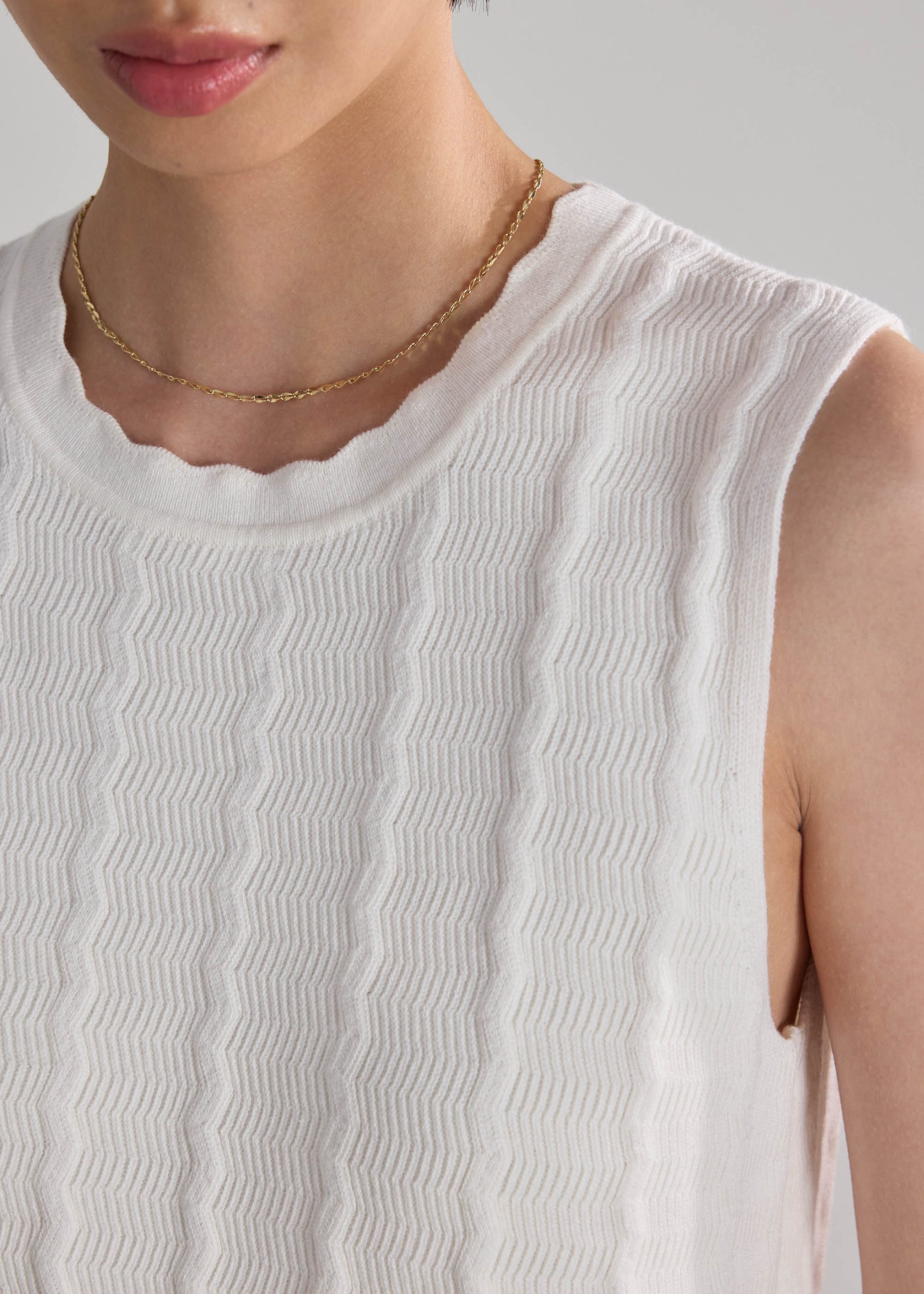 Scallop Edge Textured Knit Tunic Top - Image 11