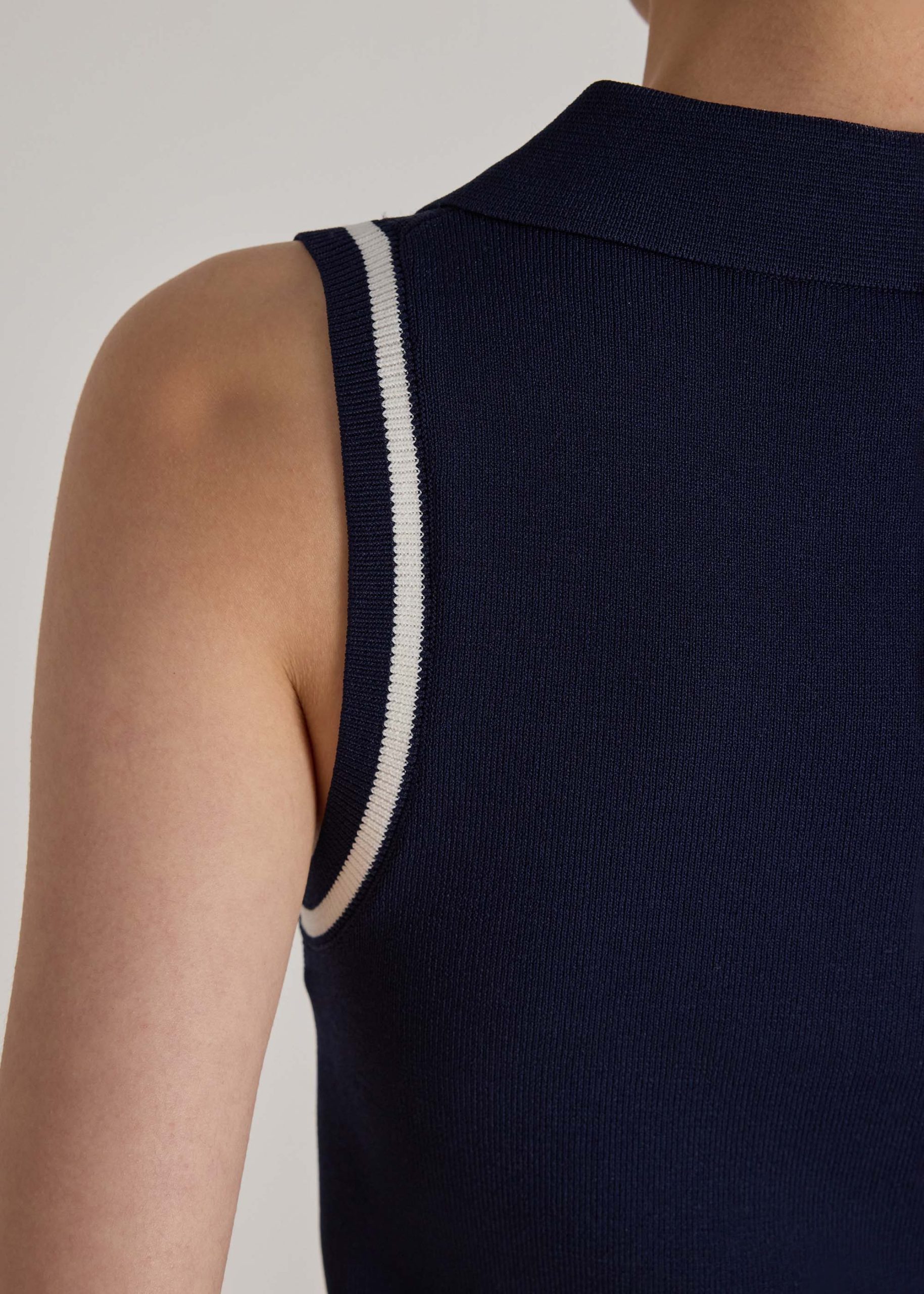Rora Contrast Knit Polo Top - Image 6