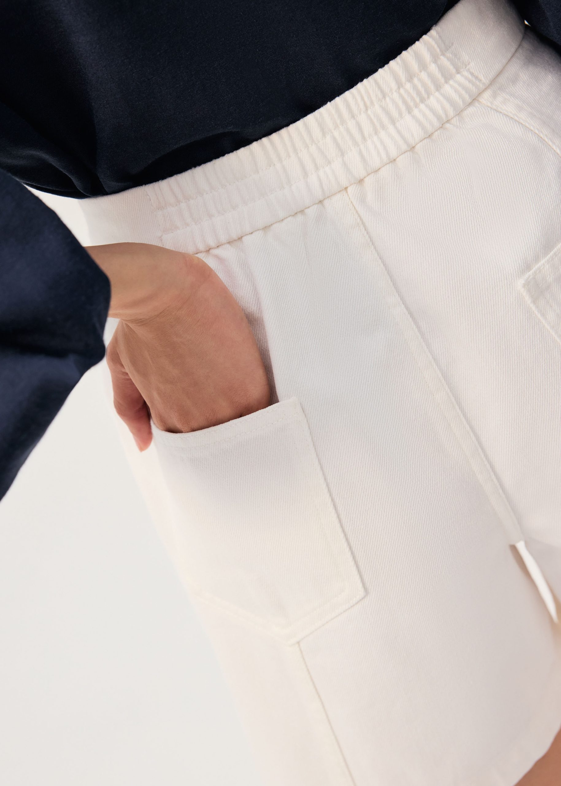 Elastic Denim Mid Waist A-line Shorts - Image 7