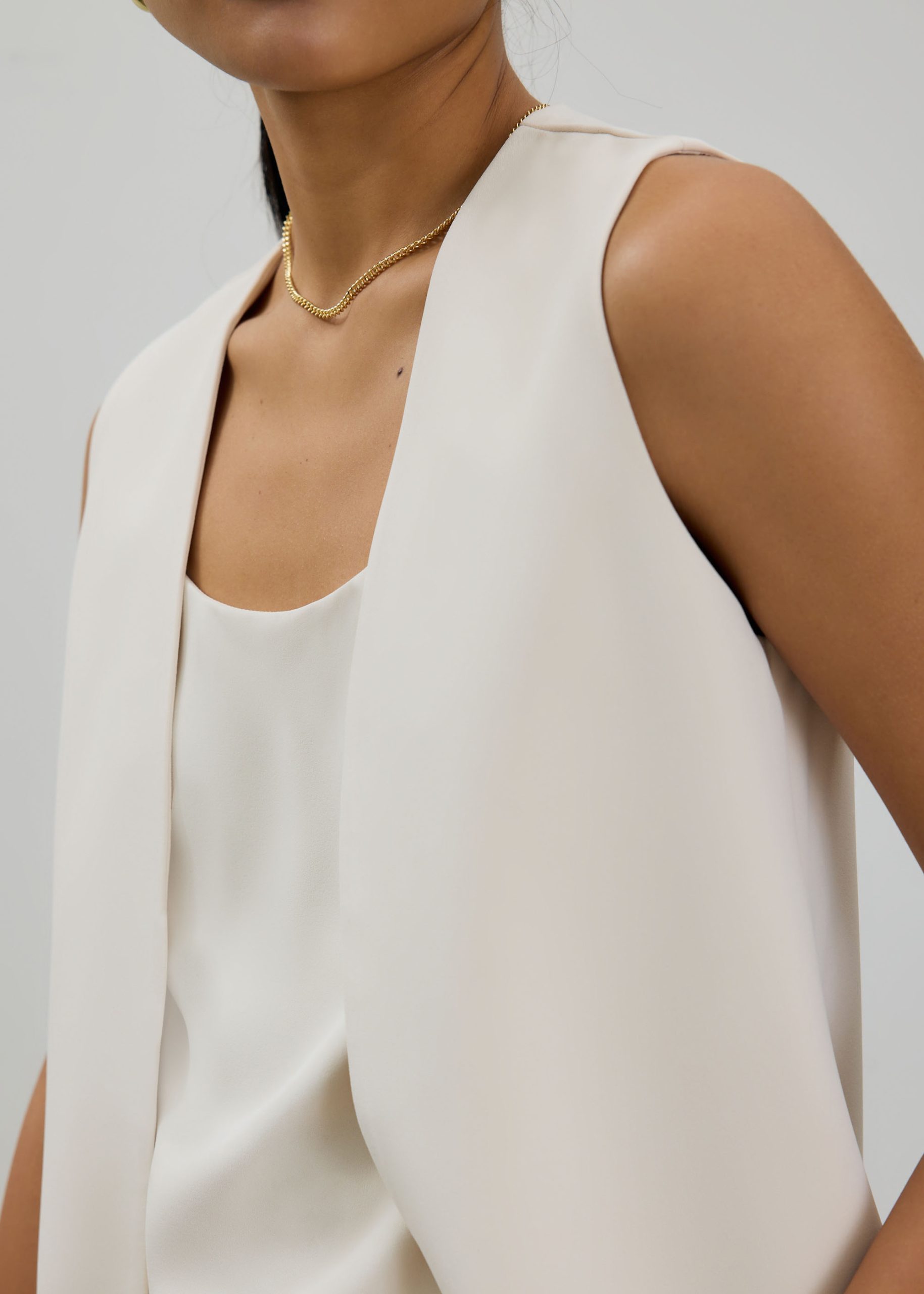 Moira Detachable Tailored Vest Top - Image 16