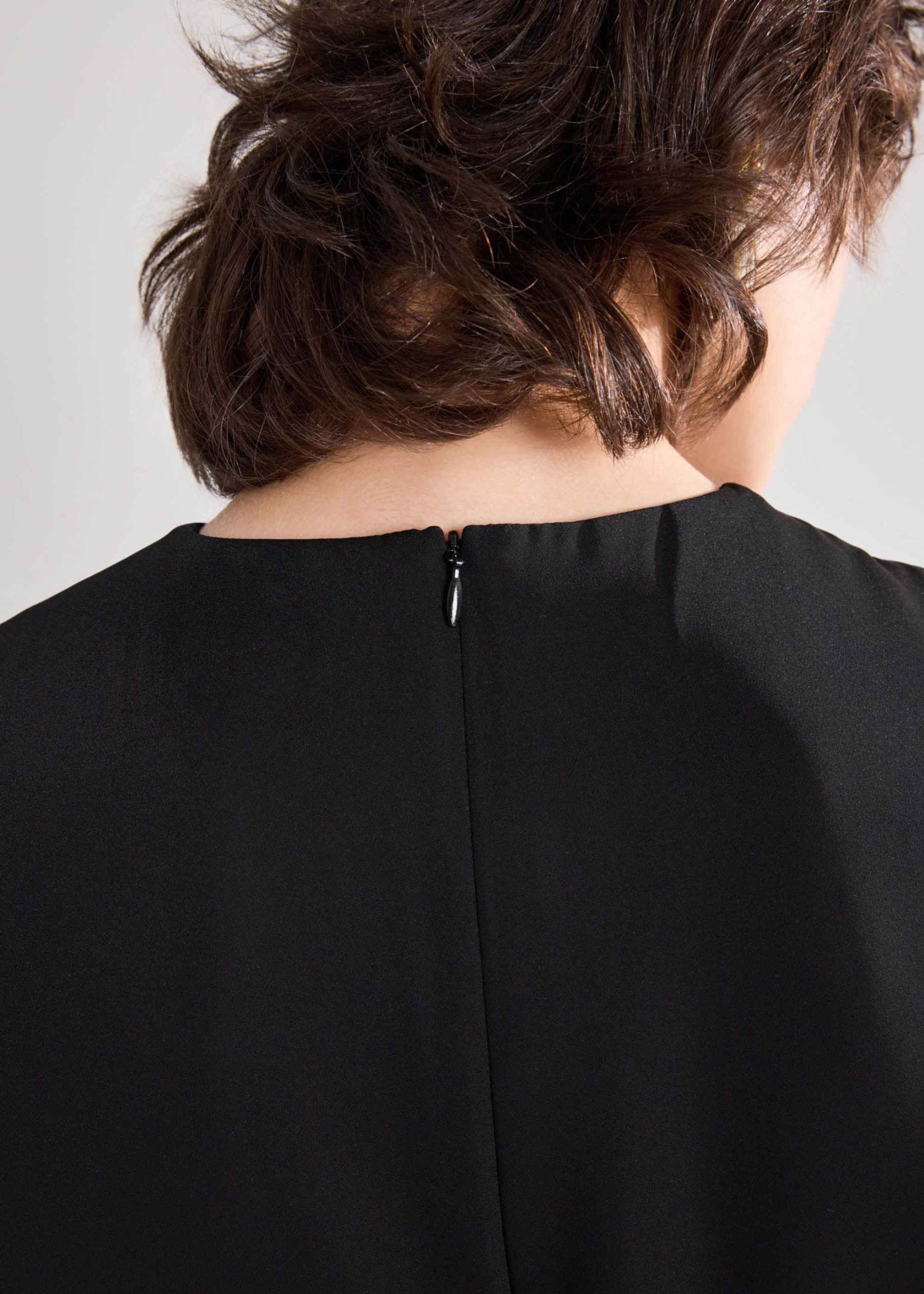 Anitra Shift Dress - Image 8