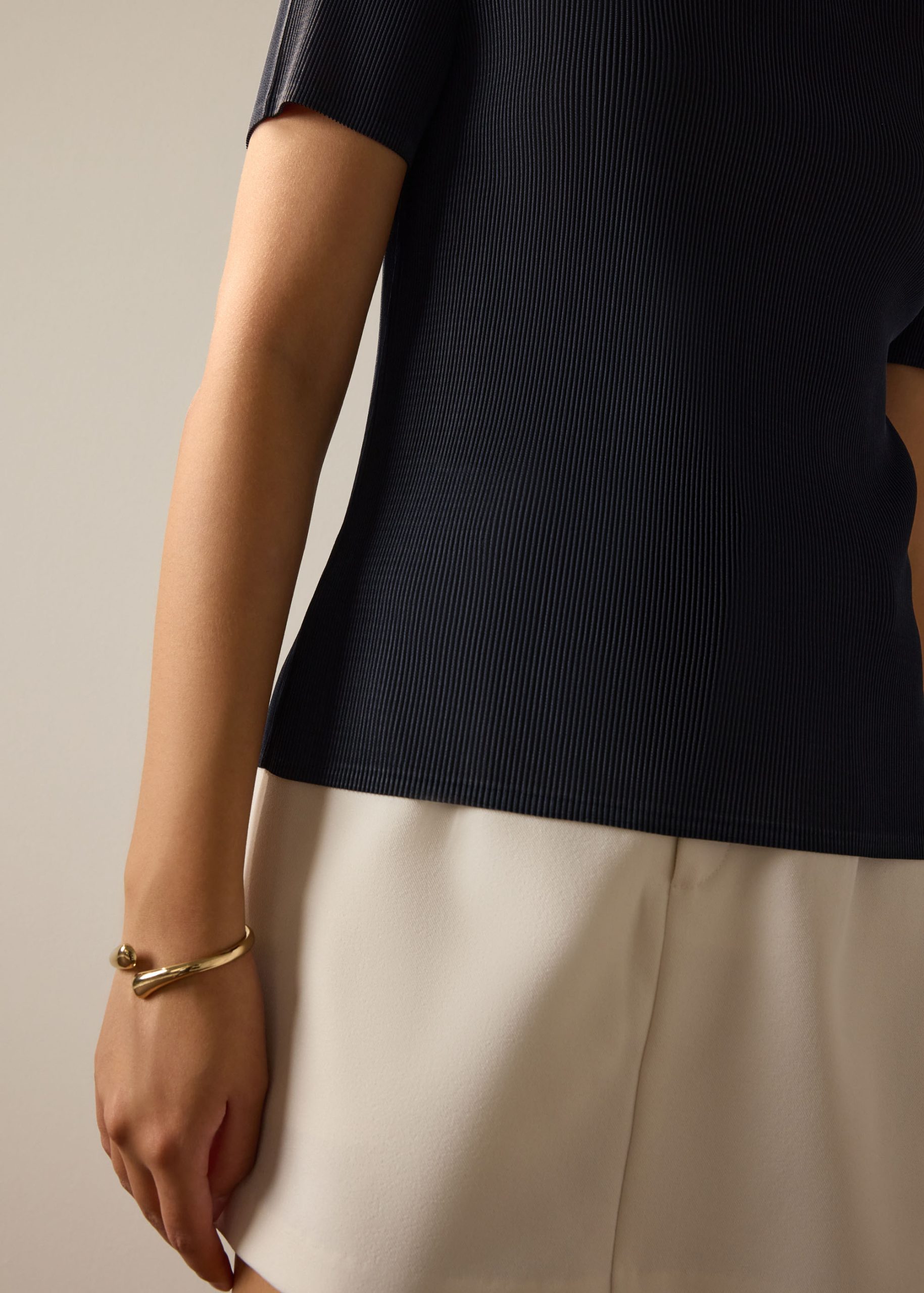 Praveena Plisse Mock Neck Fitted Top - Image 10