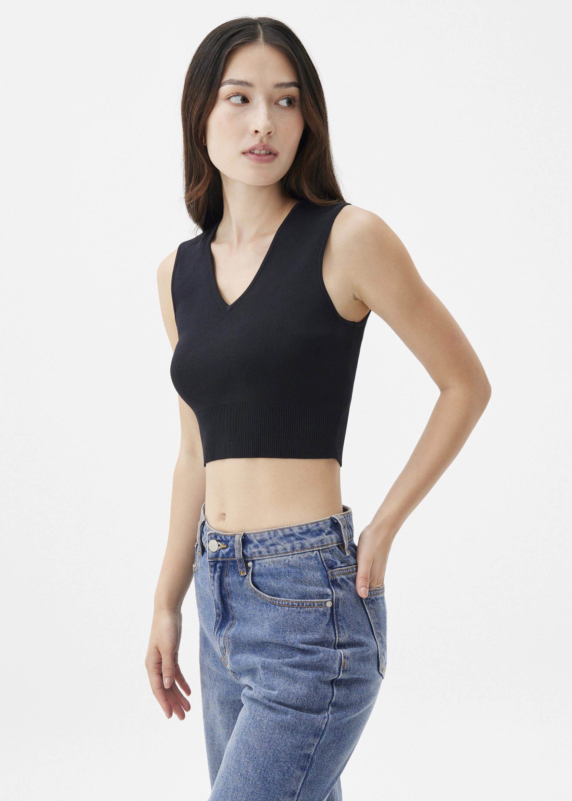 Sree Knit V-neck Crop Top - Image 4