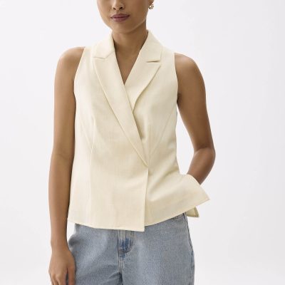 Juni Sleeveless Blazer Top