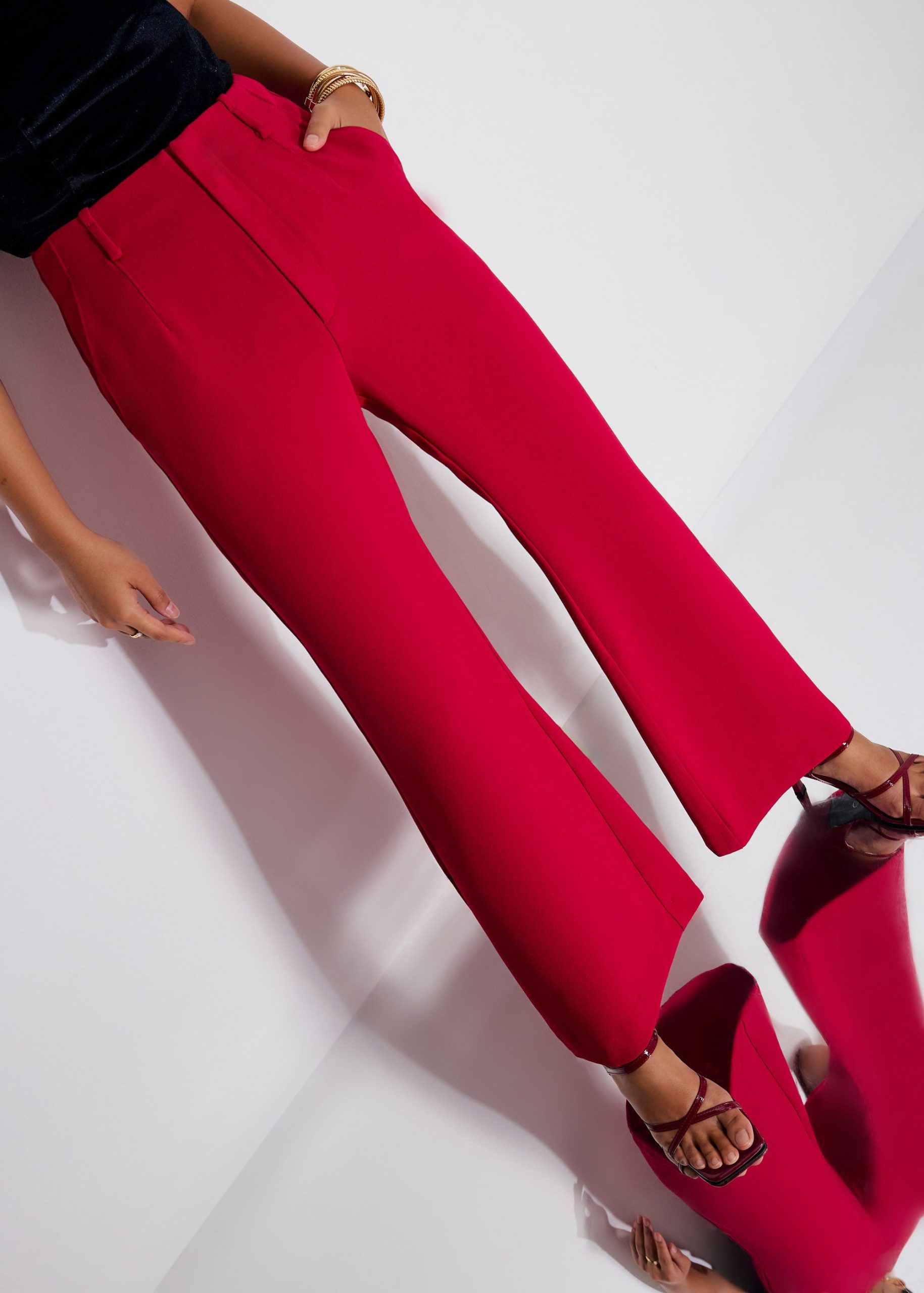 Leggy??Pvara Crepe Kick Flare Pants