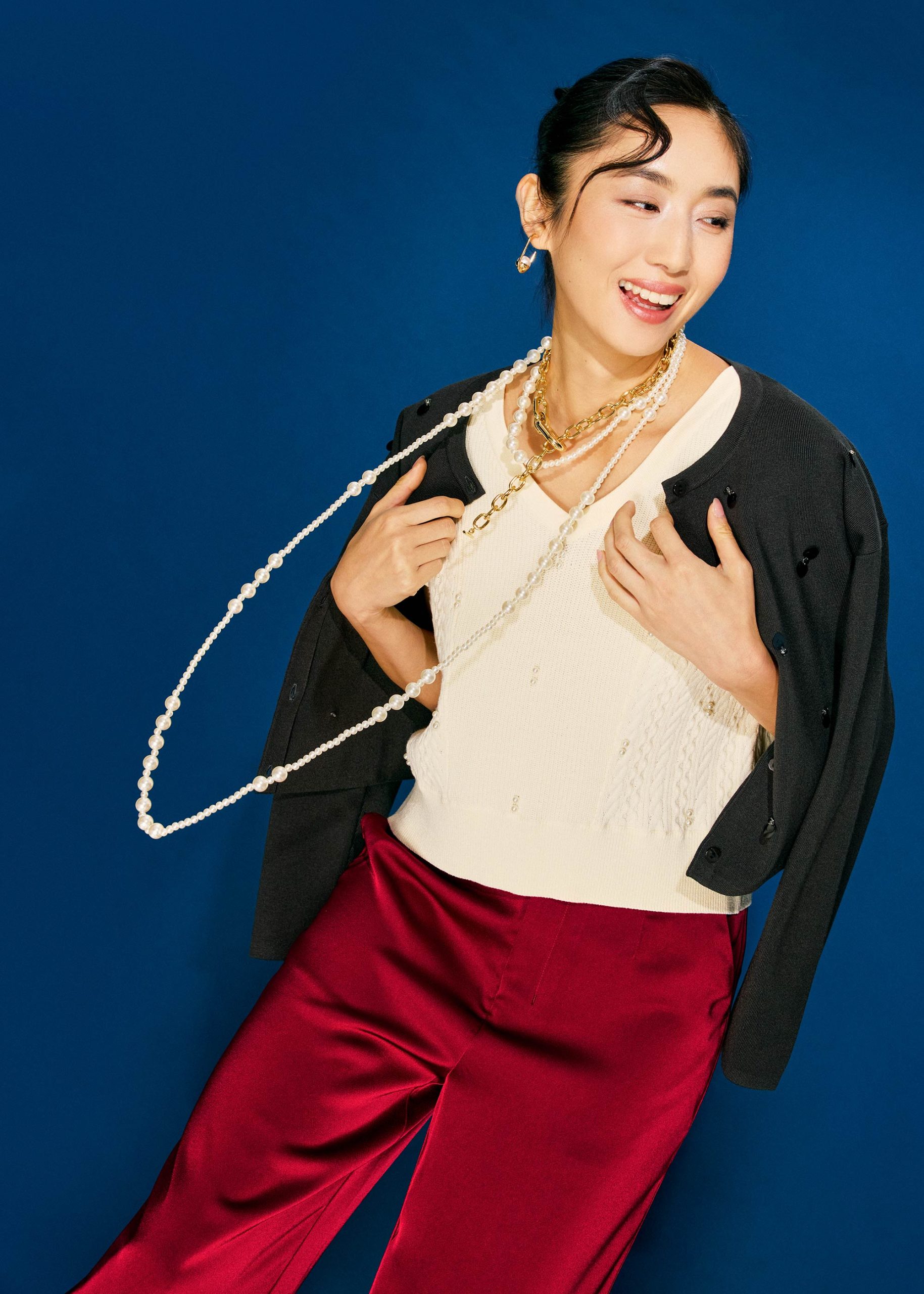 Relaxed Embellished Round Neck Cardigan - Image 3