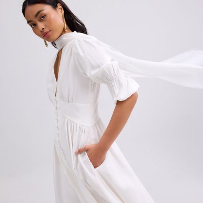V-neck Puff Sleeve Fit & Flare Midaxi Dress in Garden City Blooms