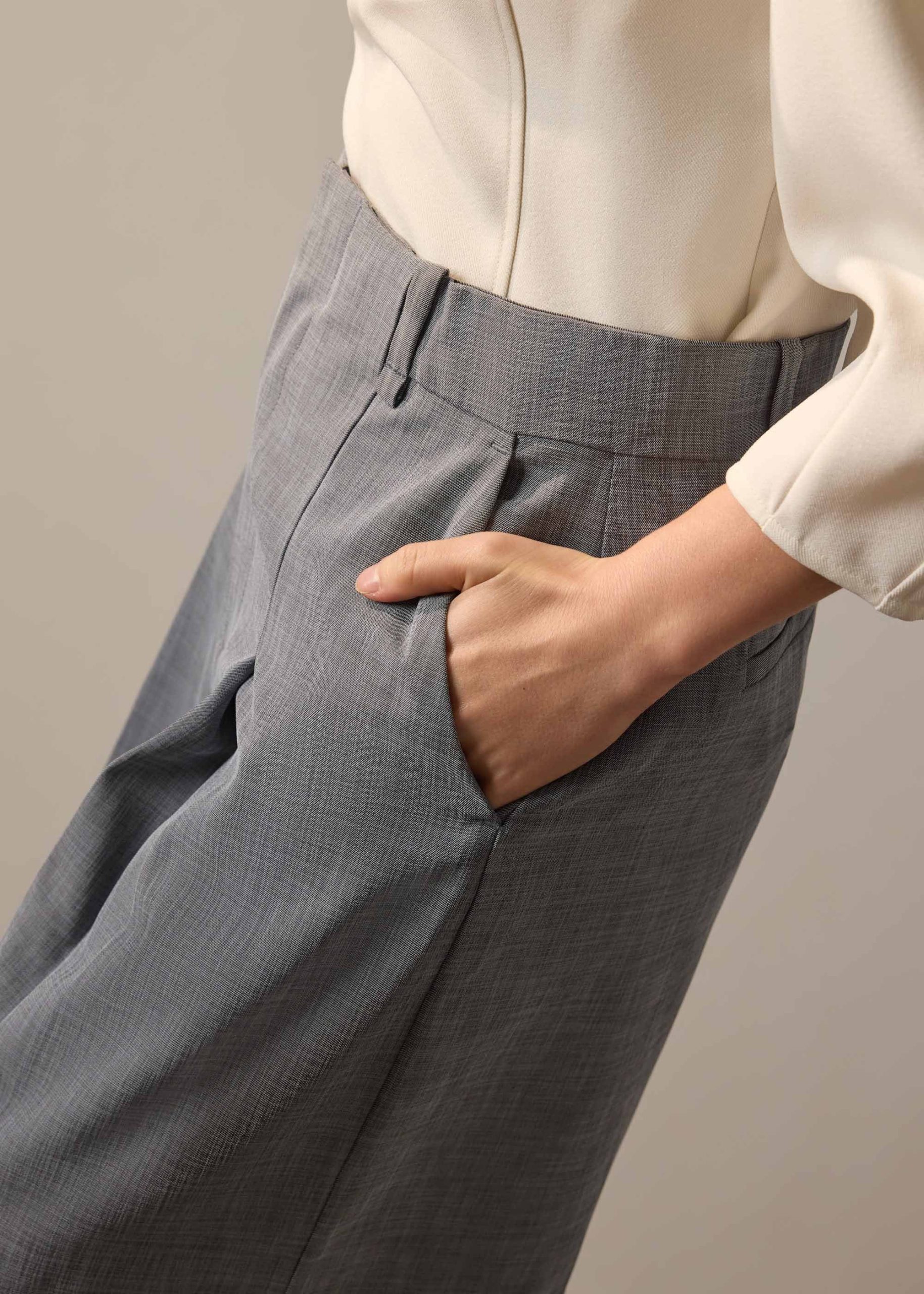 Bea Elastic Melange Pleated High Waist Shorts - Image 11