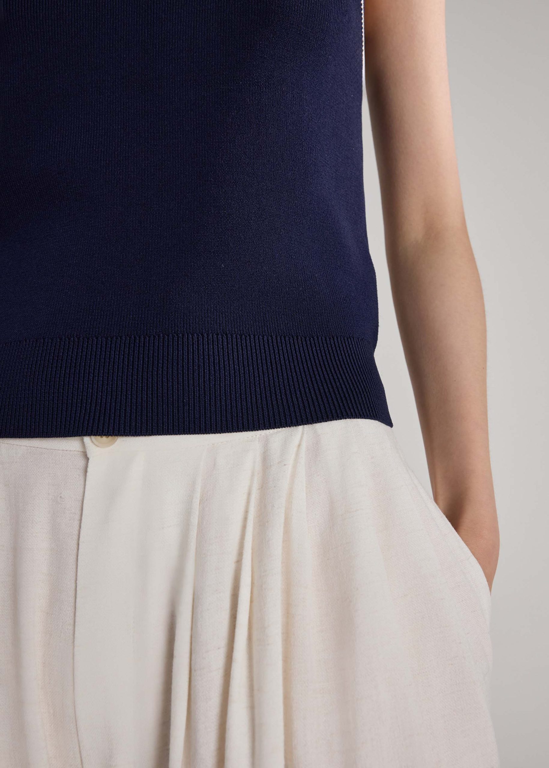 Rora Contrast Knit Polo Top - Image 5