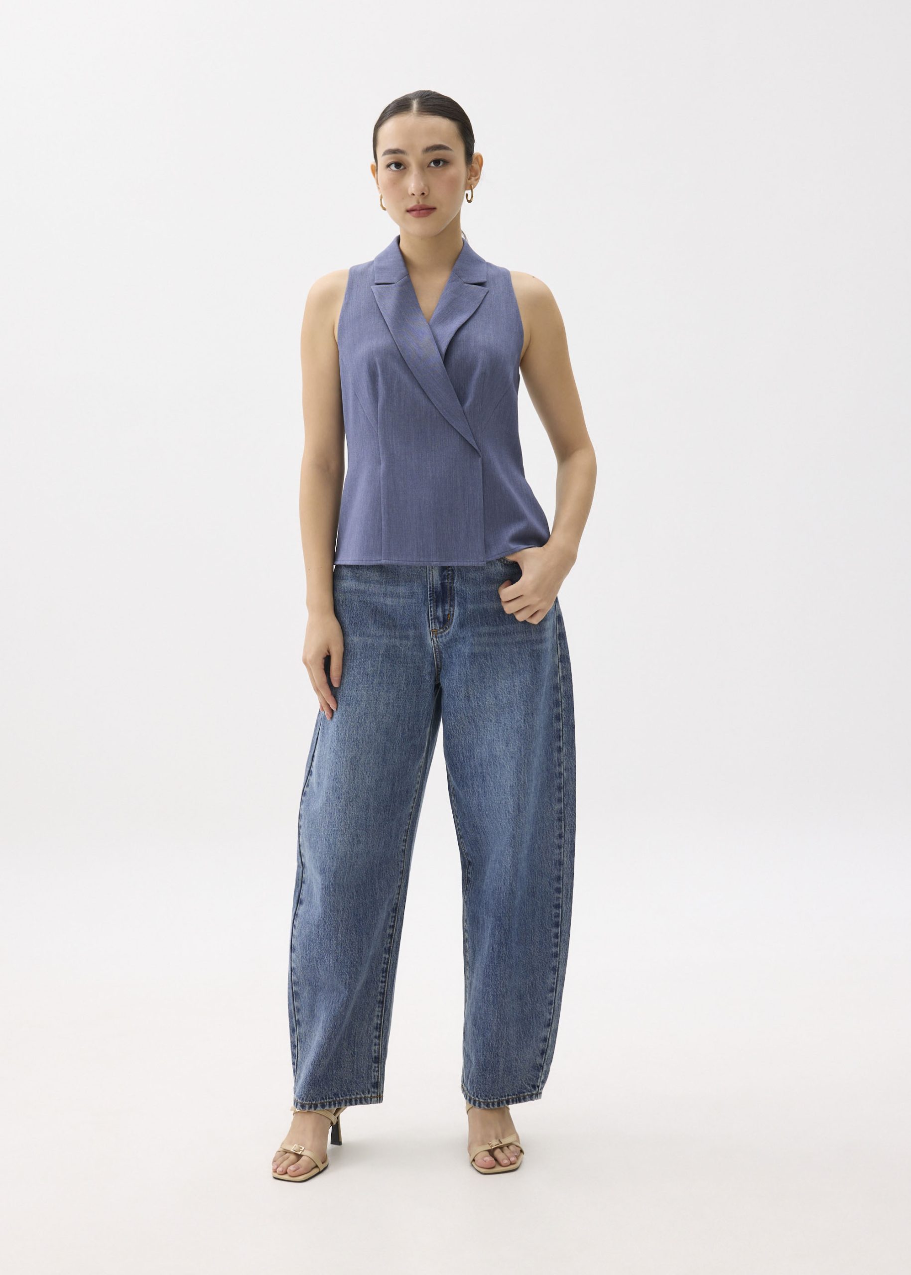 Juni Sleeveless Blazer Top - Image 16