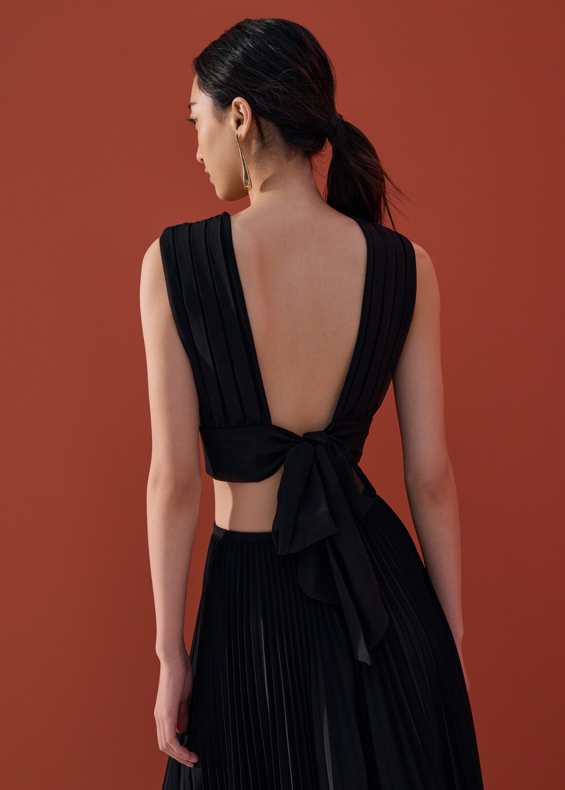 Tie Back Round Neck Crop Top - Image 3