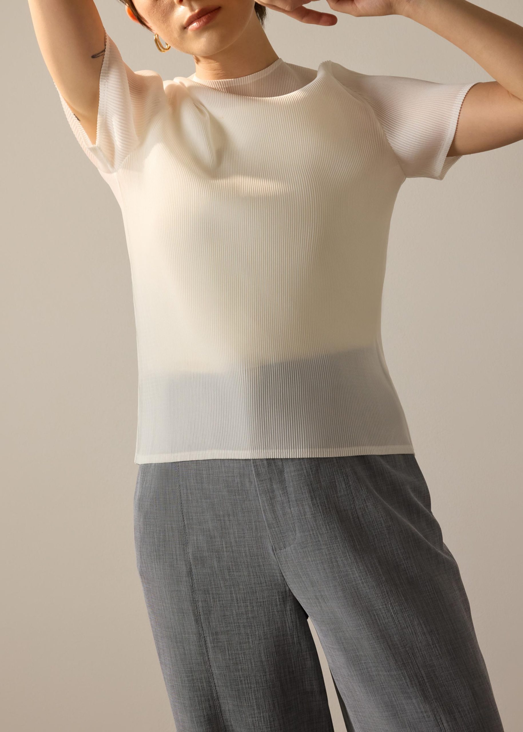 Praveena Plisse Mock Neck Fitted Top - Image 6