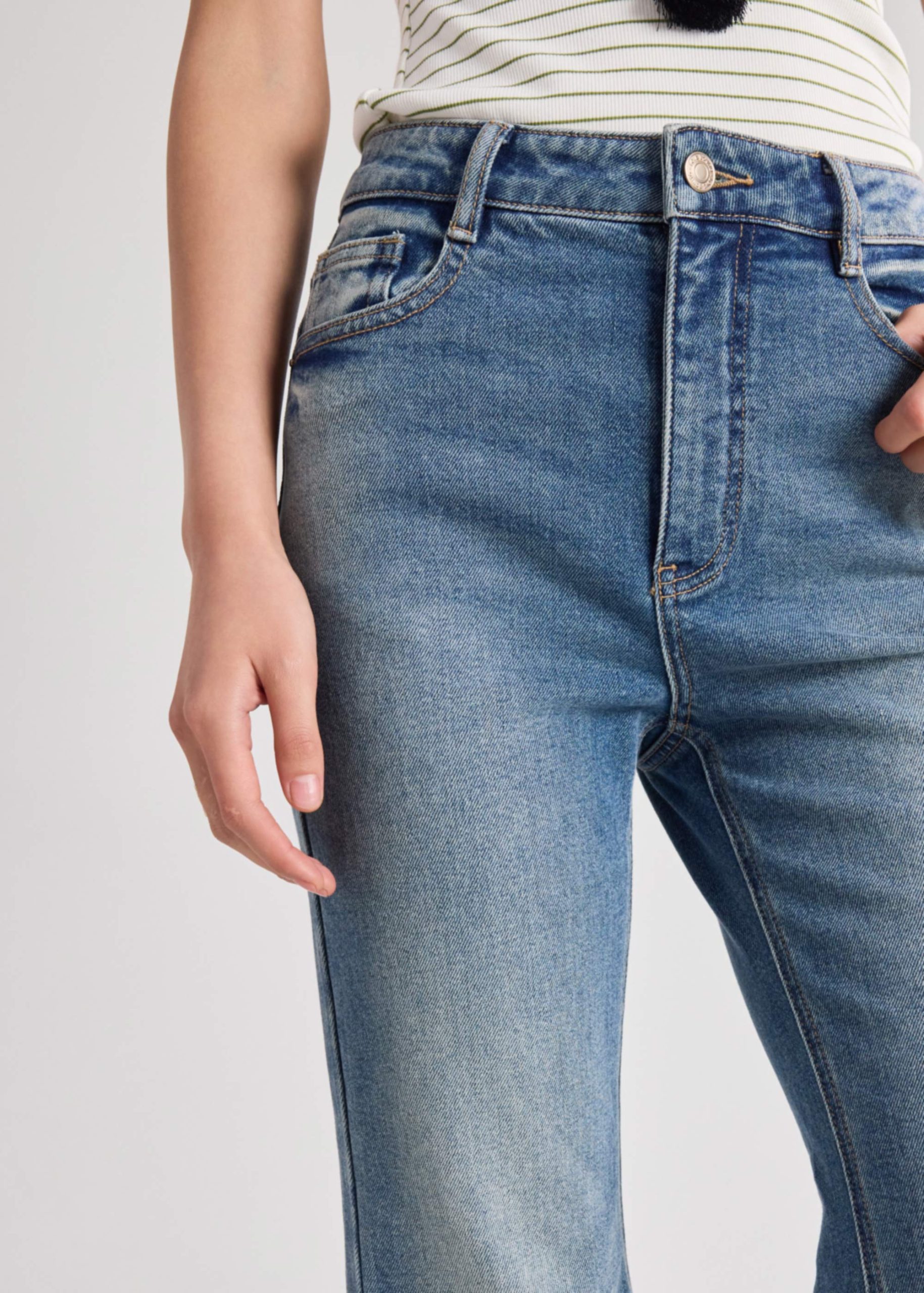 Addison Leggy??Kick Flare Jeans - Image 11