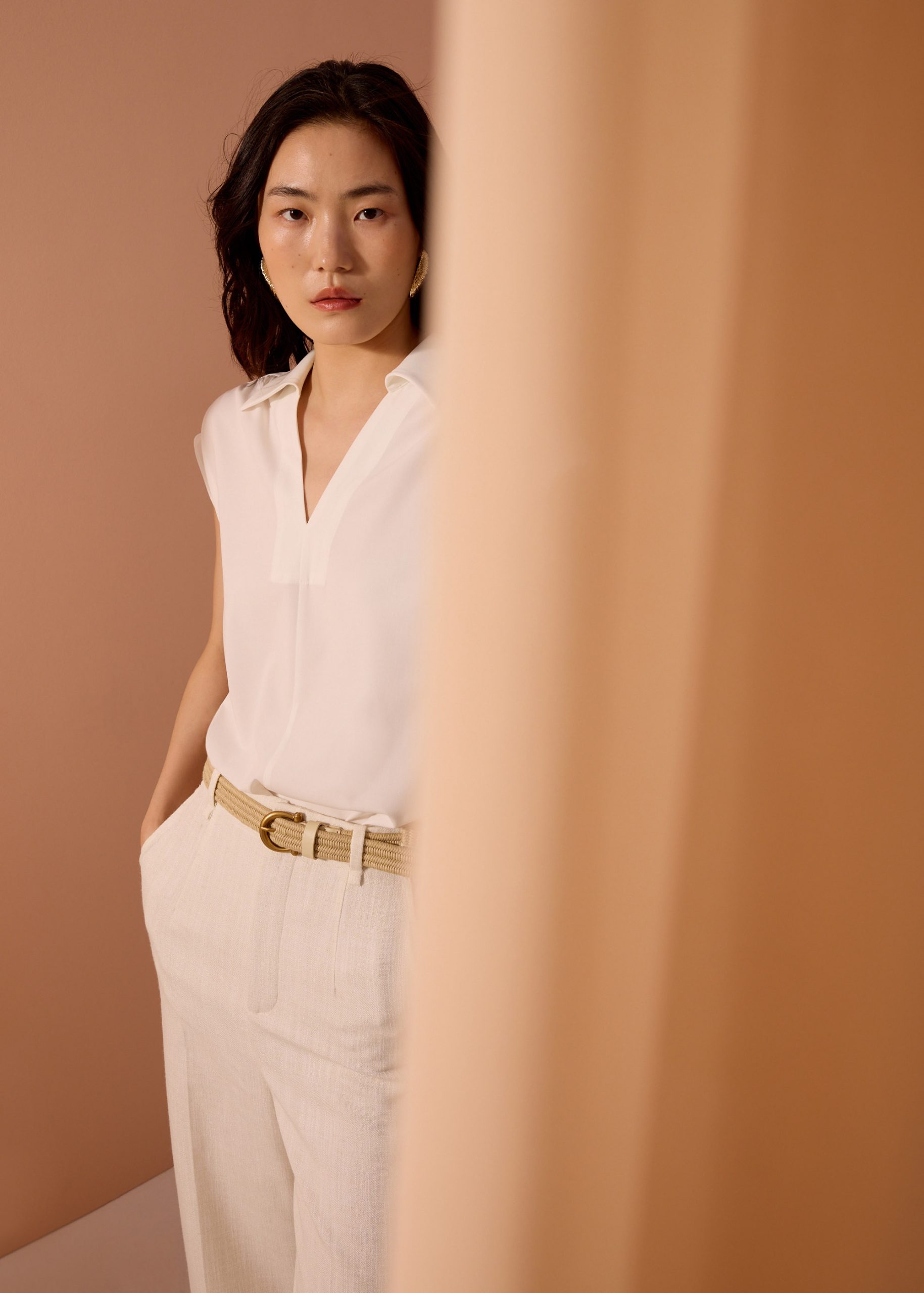 Dana Relaxed V-neck Shirt - Image 4