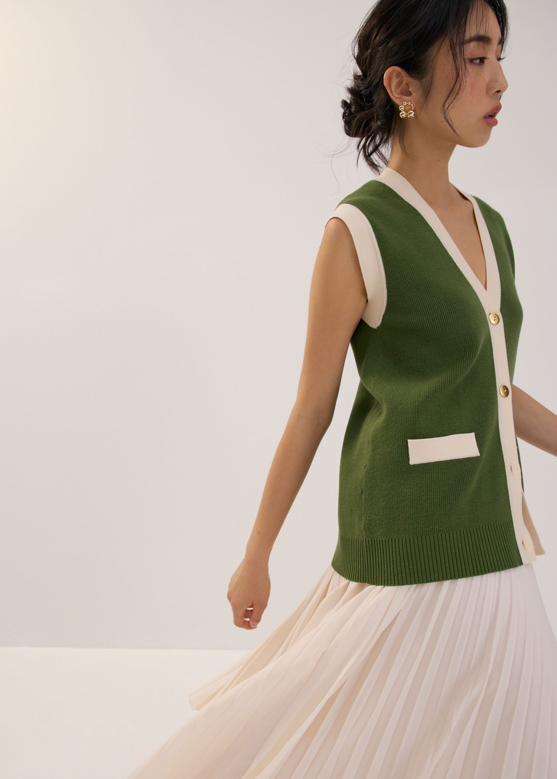 Relaxed Contrast Knit Vest - Image 13