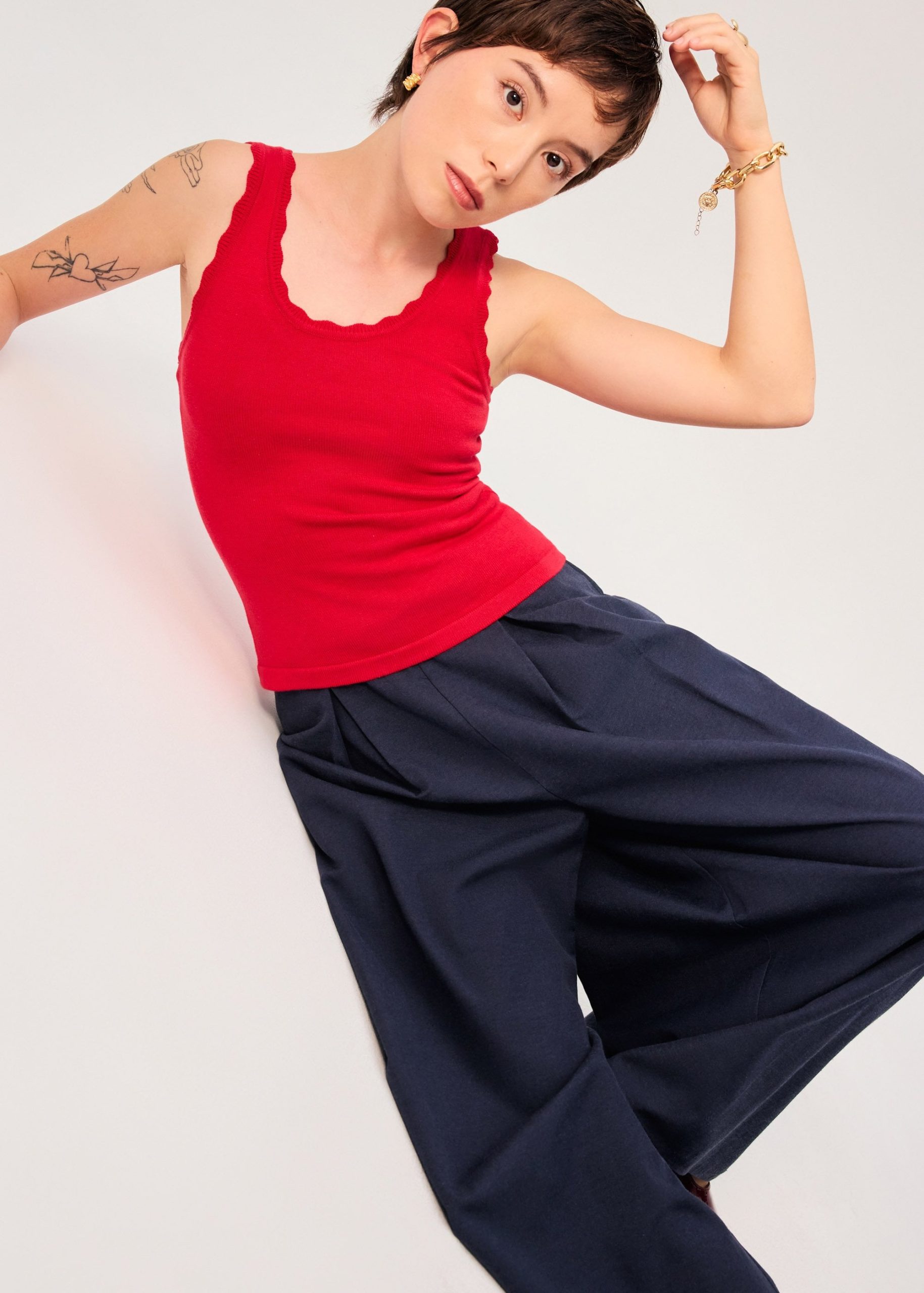 Rue Knit Scoop Neck Scallop Edge Tank Top - Image 28