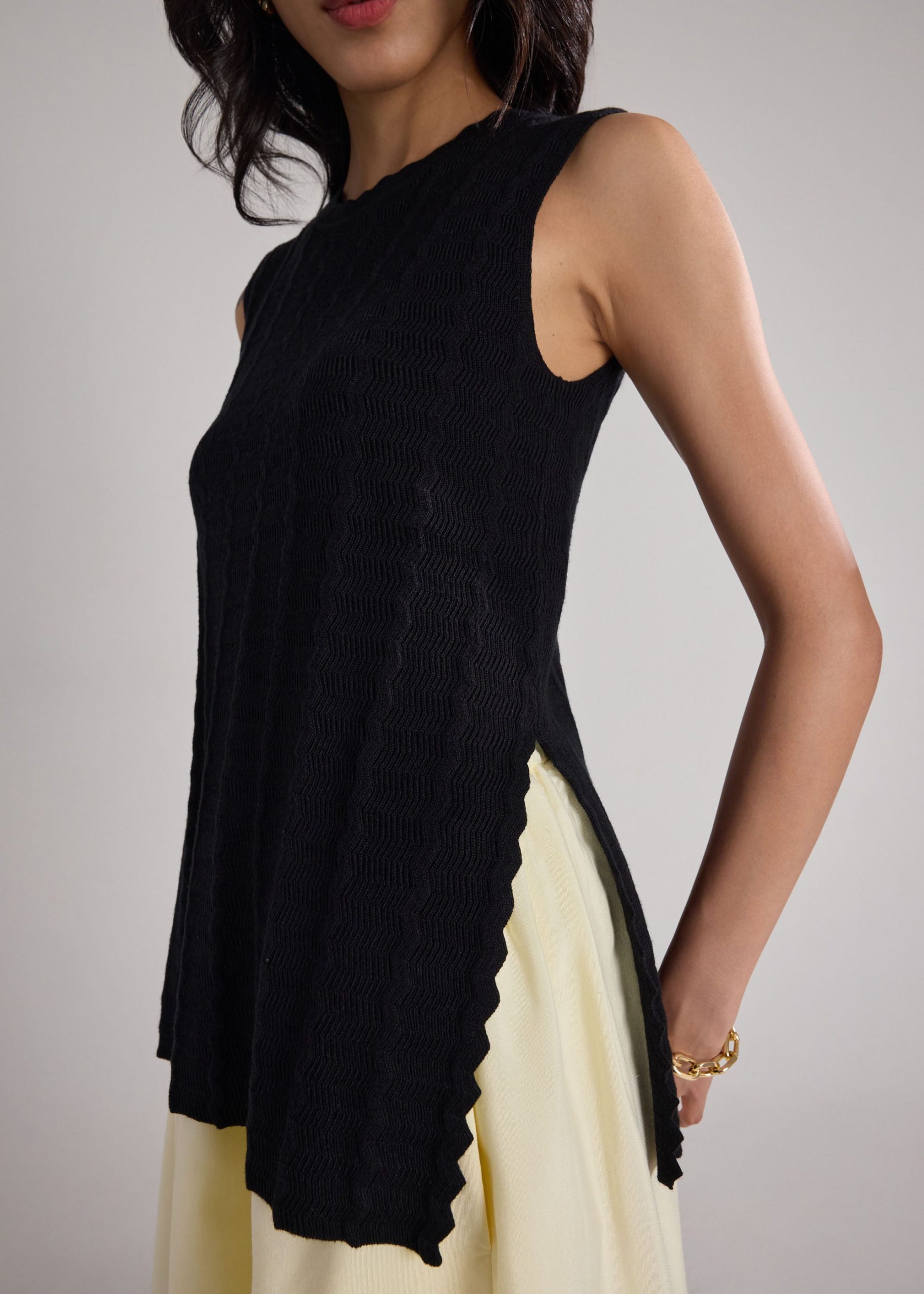 Scallop Edge Textured Knit Tunic Top - Image 5