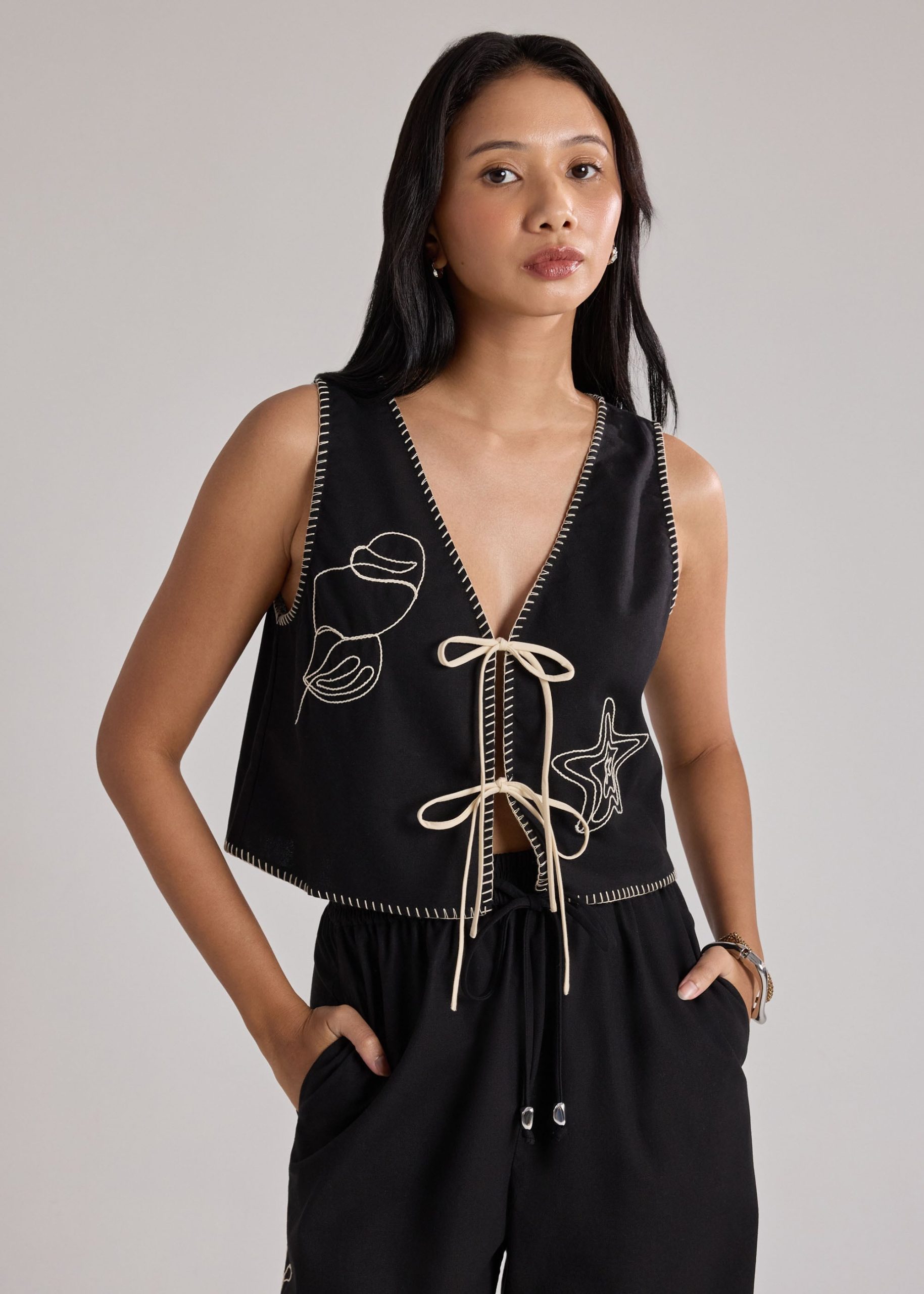Blanket Stitch Ribbon Tie Top in Coastal Charm Embroidery - Image 2