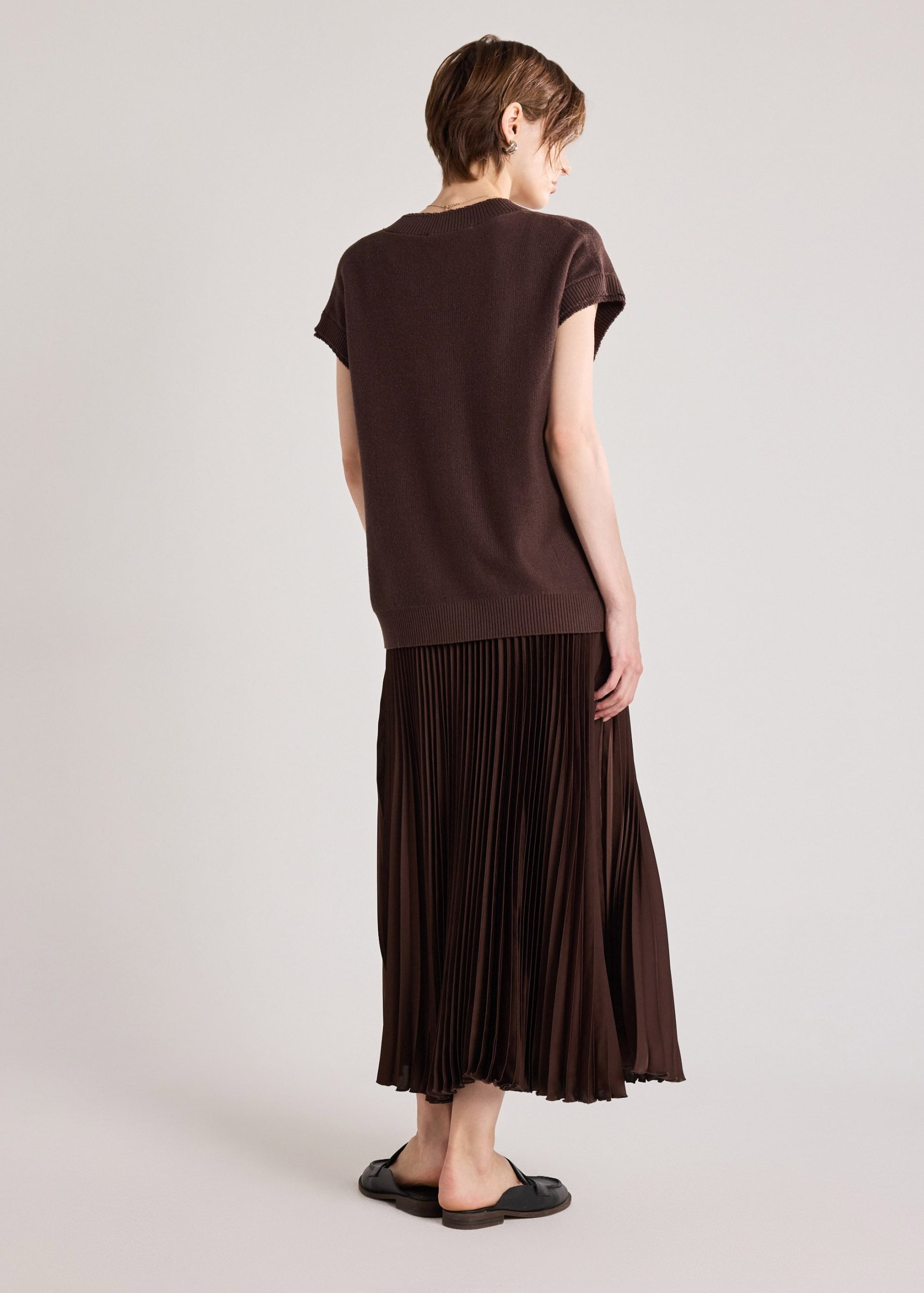 Oversized Knit Vest - Image 9
