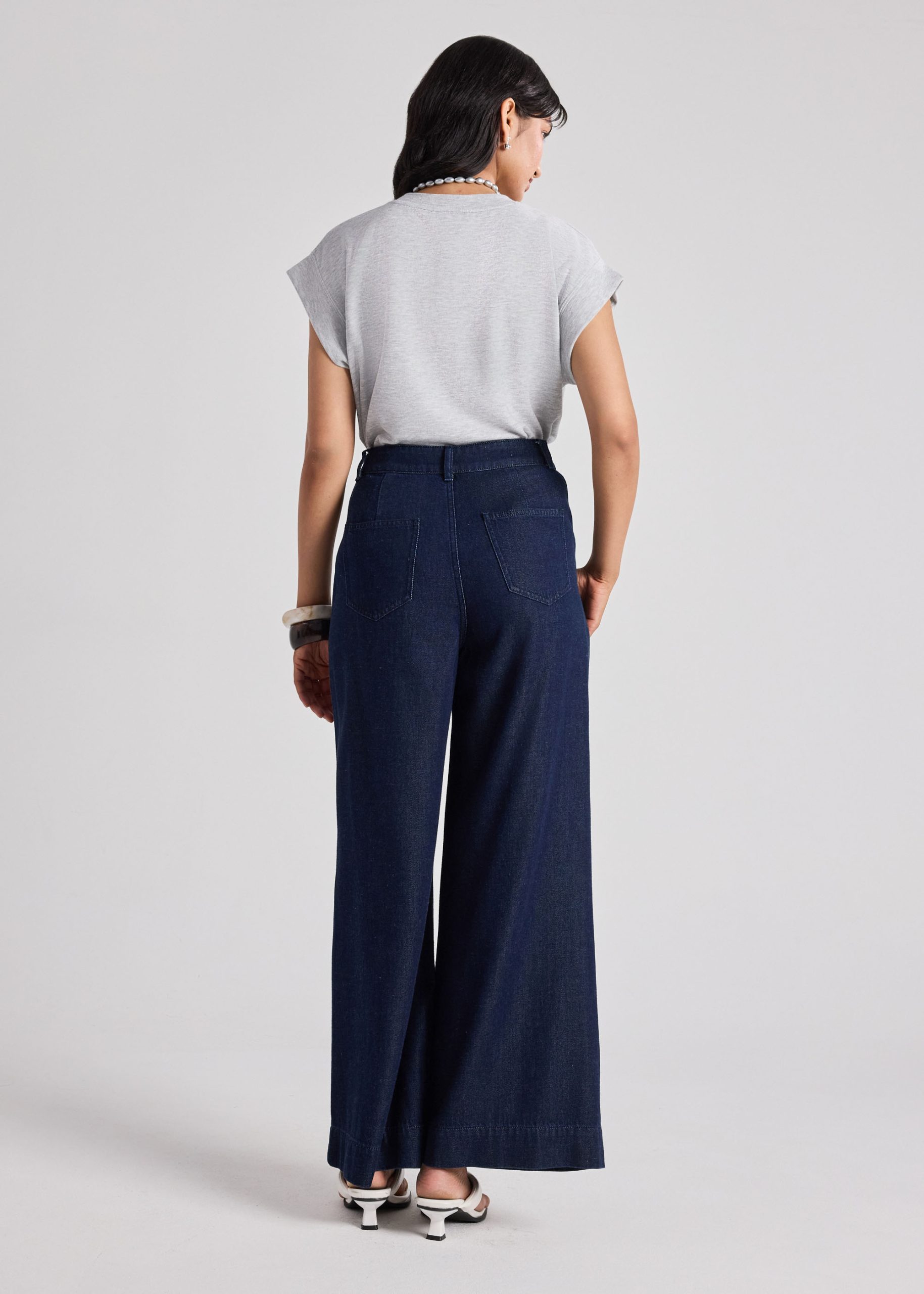 Pleated Wide Leg Jeans - Image 4