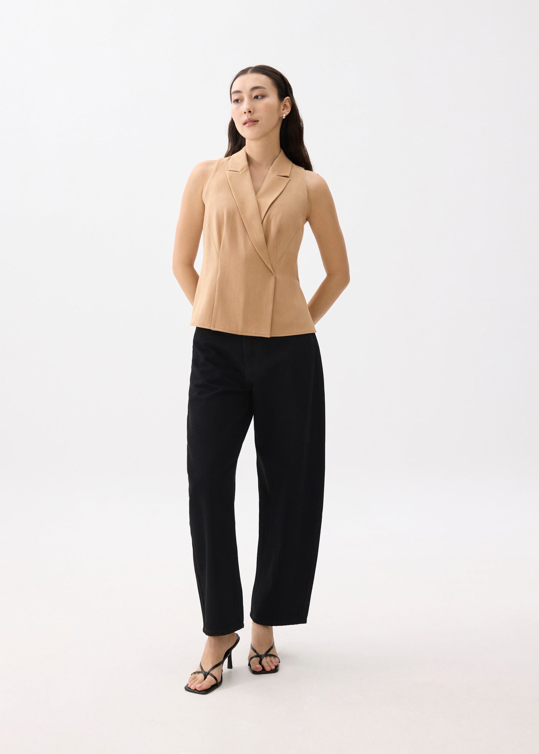 Juni Sleeveless Blazer Top - Image 22